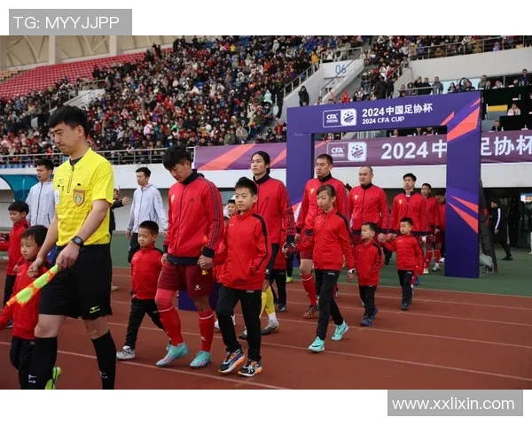 中青英联迎战济南球队全力以赴争夺胜利展现青春风采 中青英联迎战济南球队全力以赴争夺胜利展现青春风采