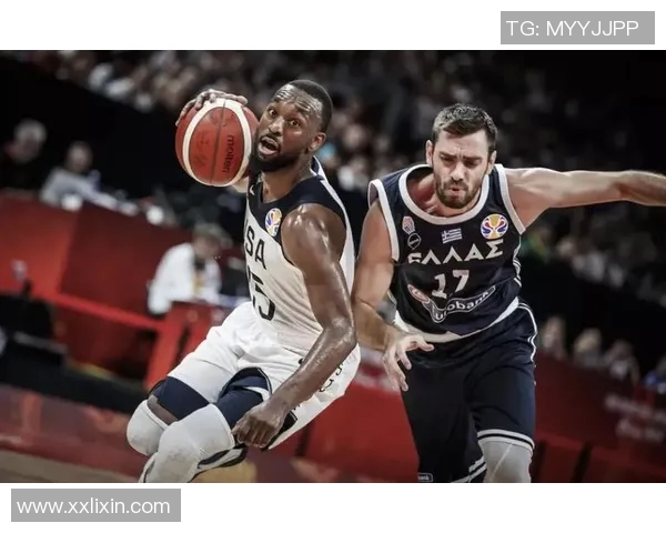 烈士支士敦在对阵希腊的比赛中展现出卓越的竞技精神与团队合作