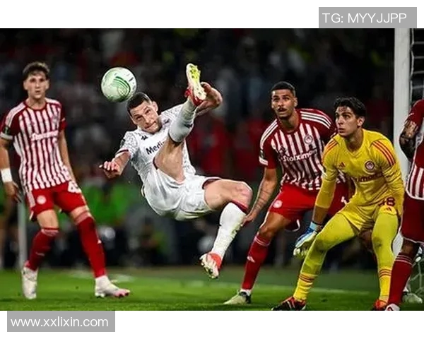 塞维利亚与希腊的足球对决展现激情与实力的较量