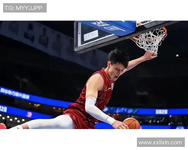 曾凡博的篮球梦想与成长之路：从青涩少年到职业球员的蜕变历程