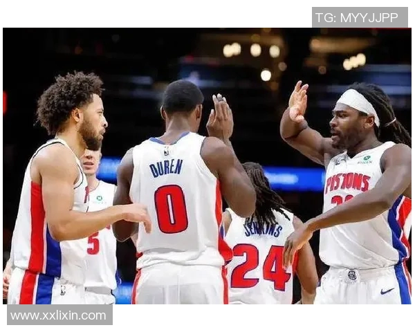 猛龙与活塞激战11月15日NBA赛场精彩对决引发球迷热议