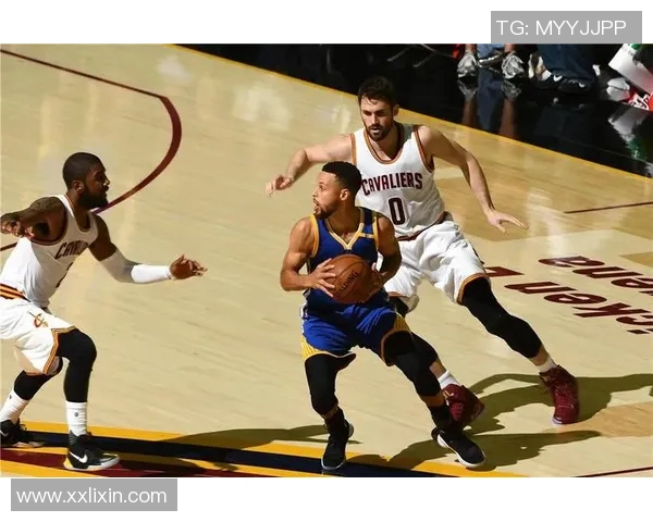 2017年NBA总决赛勇士与骑士第三场精彩对决回顾与分析