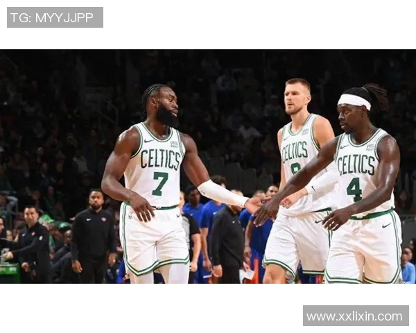 NBA季前赛小牛对阵老鹰精彩直播全程回顾与分析 NBA季前赛小牛对阵老鹰精彩直播全程回顾与分析